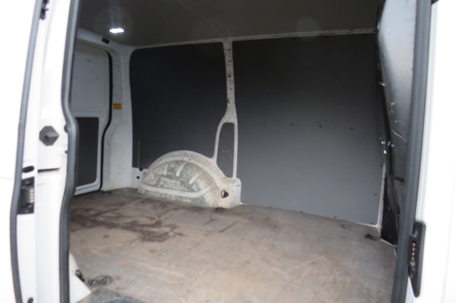 Fahrzeugabbildung Volkswagen T6 Kasten TDI KURZ KLAPPE KLIMA PDC TELVOR 1.HD