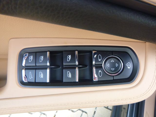 Fahrzeugabbildung Porsche Macan 2,0 TFSI Allrad >KAM/LED/NAV/Leder/SHZ/PDC