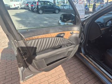 Mercedes E 220 - 7