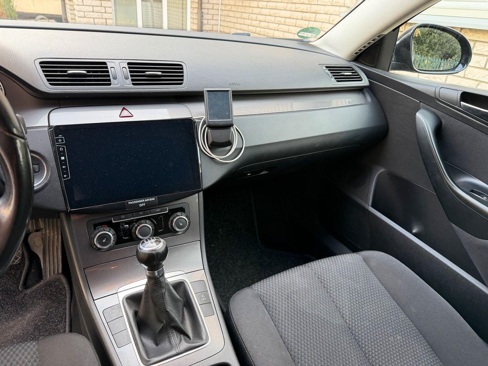 Volkswagen Passat 2010 — photo 8