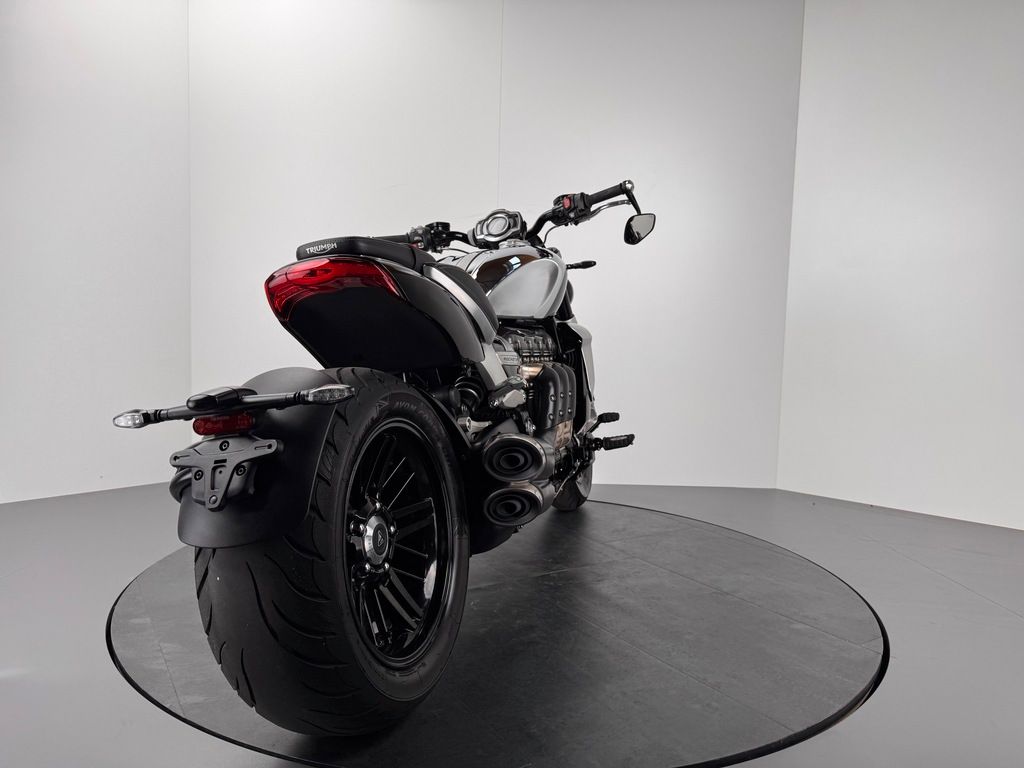 Fahrzeugabbildung Triumph ROCKET 3 R CHROME EDITION *NEUWERTIG*SERVICE NEU