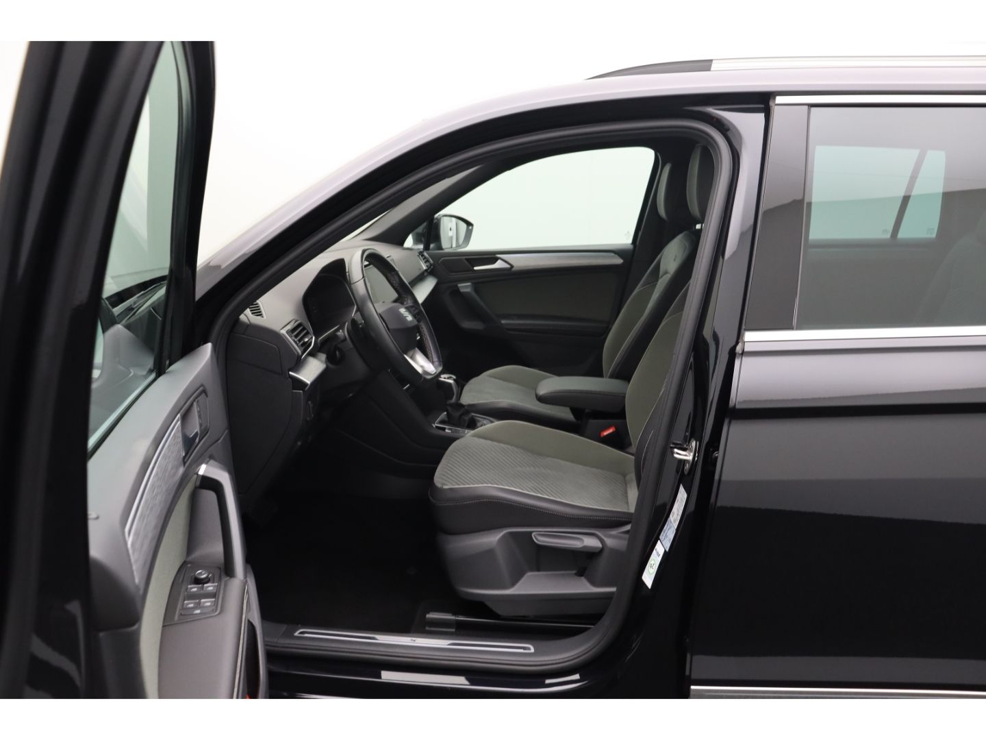 Fahrzeugabbildung SEAT Tarraco 2.0 AHK Schwenkbar ACC Navi SHZ
