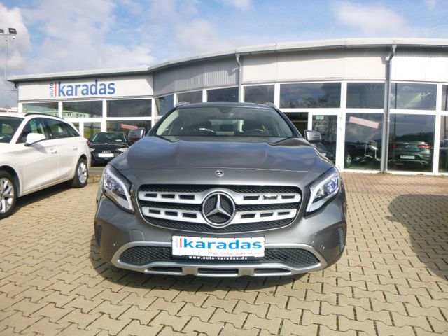 Fahrzeugabbildung Mercedes-Benz GLA 200 >AUT/AHK/NAV/KAM/LED-Licht/LEDER<