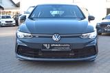 Volkswagen Golf VIII 1,5 TSI Lim. R-Line LED/Carplay/18" - Volkswagen Golf Viii mit Benzin-Antrieb