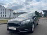 Ford Focus Turnier Business*AUTOMATIK*NAVI*BLUETOOTH - mit Benzin-Antrieb: Grau, Kombi, Bluetooth
