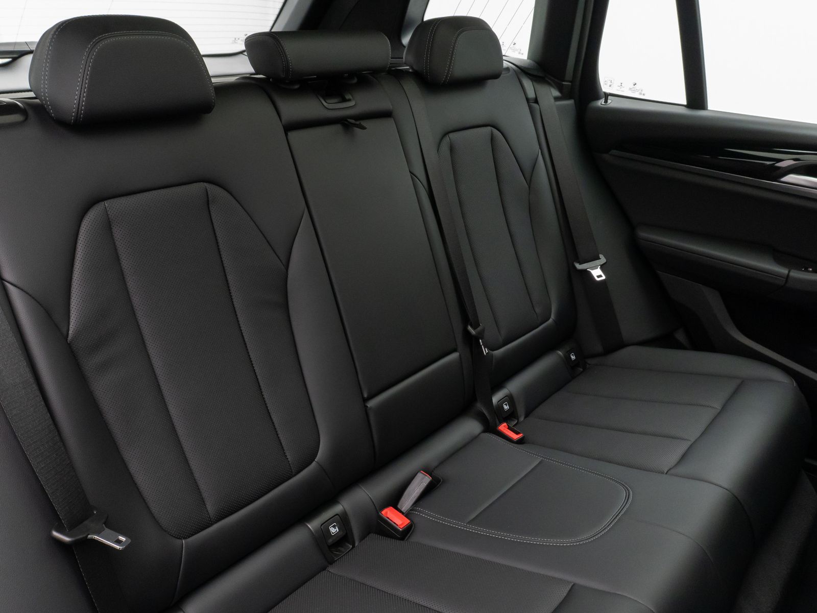 Fahrzeugabbildung BMW X3 xD30e  Panorama Kamera HUD DAB H/K AHK Sport