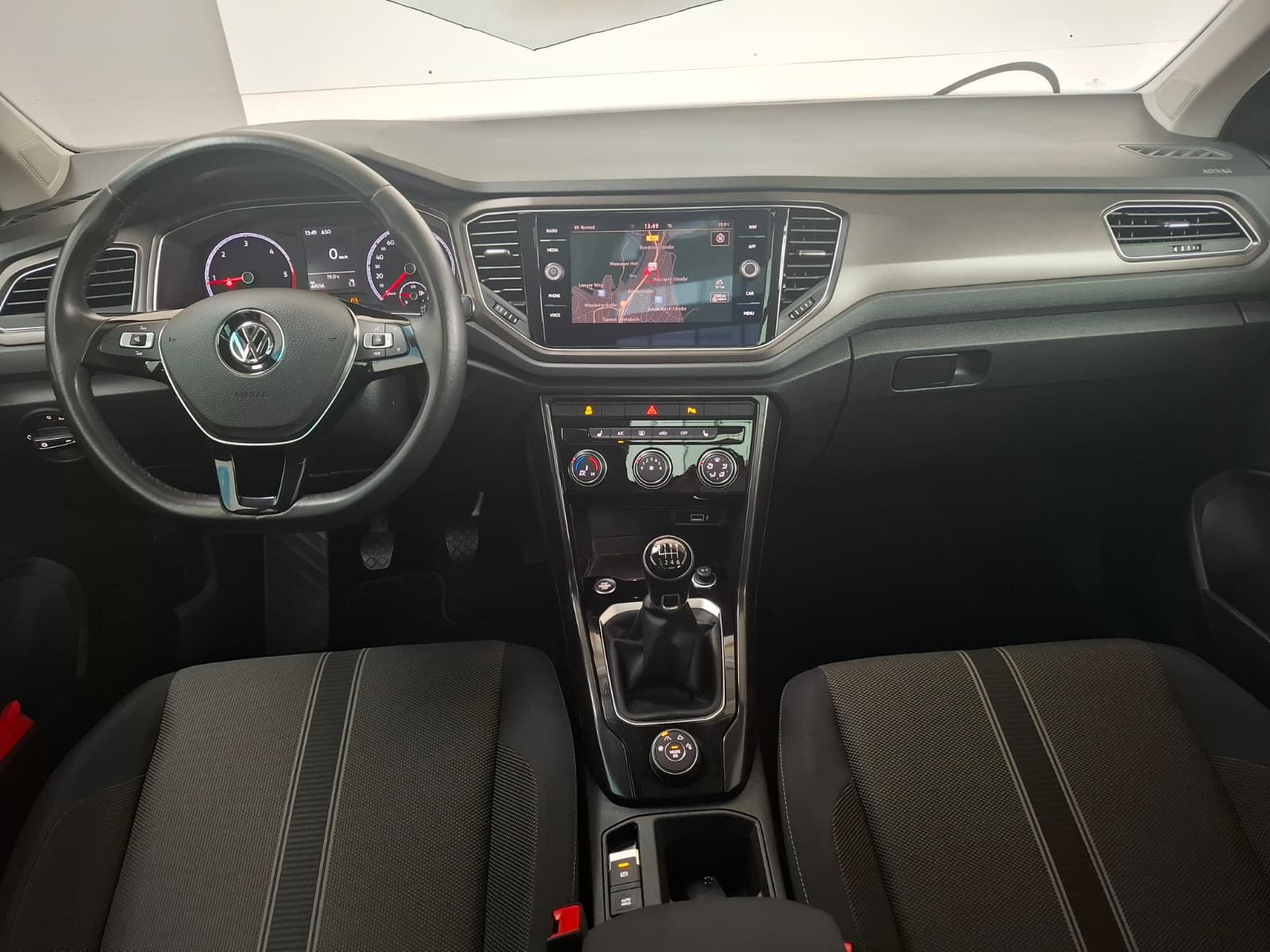 Fahrzeugabbildung Volkswagen T-Roc Style 2.0 TDI 4Motion +AHK+Navi+LaneAssist