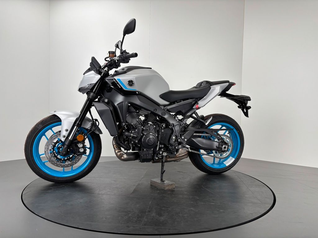 Fahrzeugabbildung Yamaha MT-09 *AKTION: TRANSPORT & SOUND ! *MJ2025