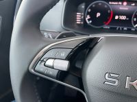 SKODA Karoq 1.5 TSI DSG Selection PANO KAM AHK 5JGAR bei Autohaus Landmann & Maier OHG
