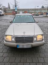 Mercedes-Benz Sehr gepflegter E 220 W124 - gebrauchte Mercedes-Benz E 220 aus dem Jahr 1993