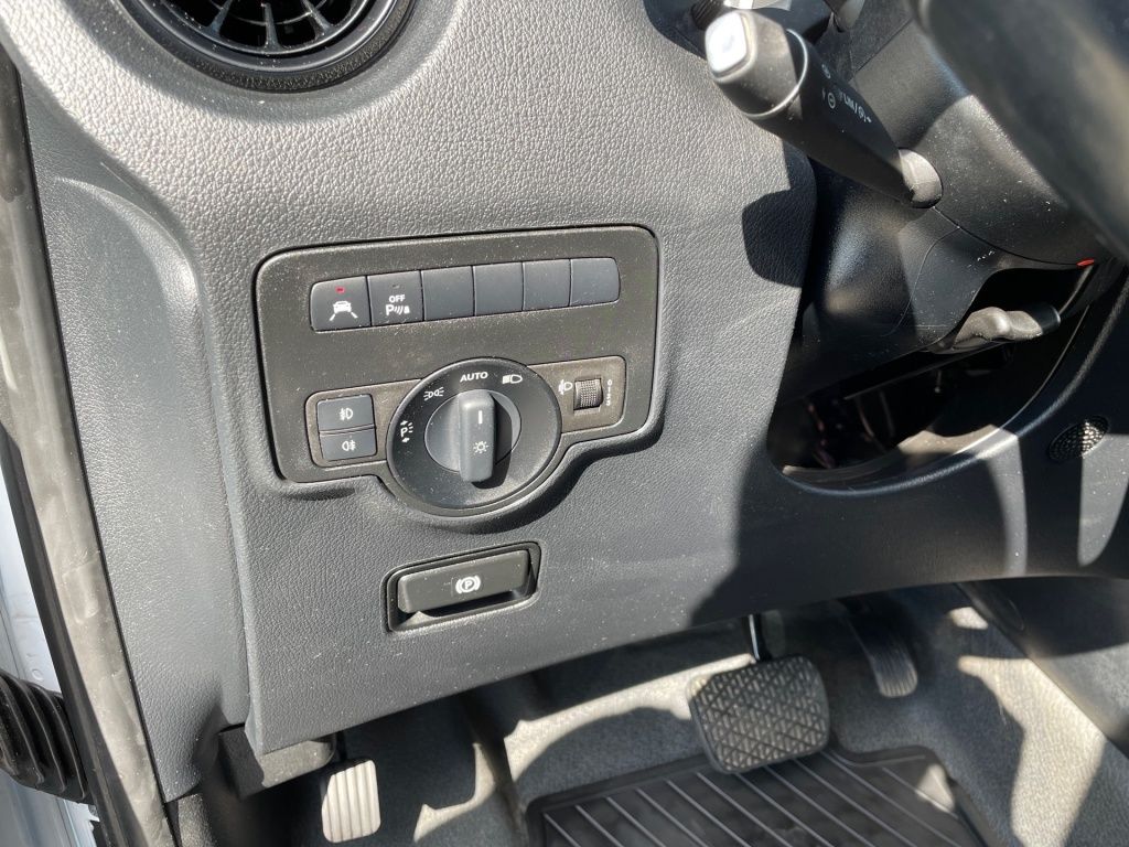 Fahrzeugabbildung Mercedes-Benz Vito 114 CDI KA/L STHZ, AHK, RFK, Regal, SHZ