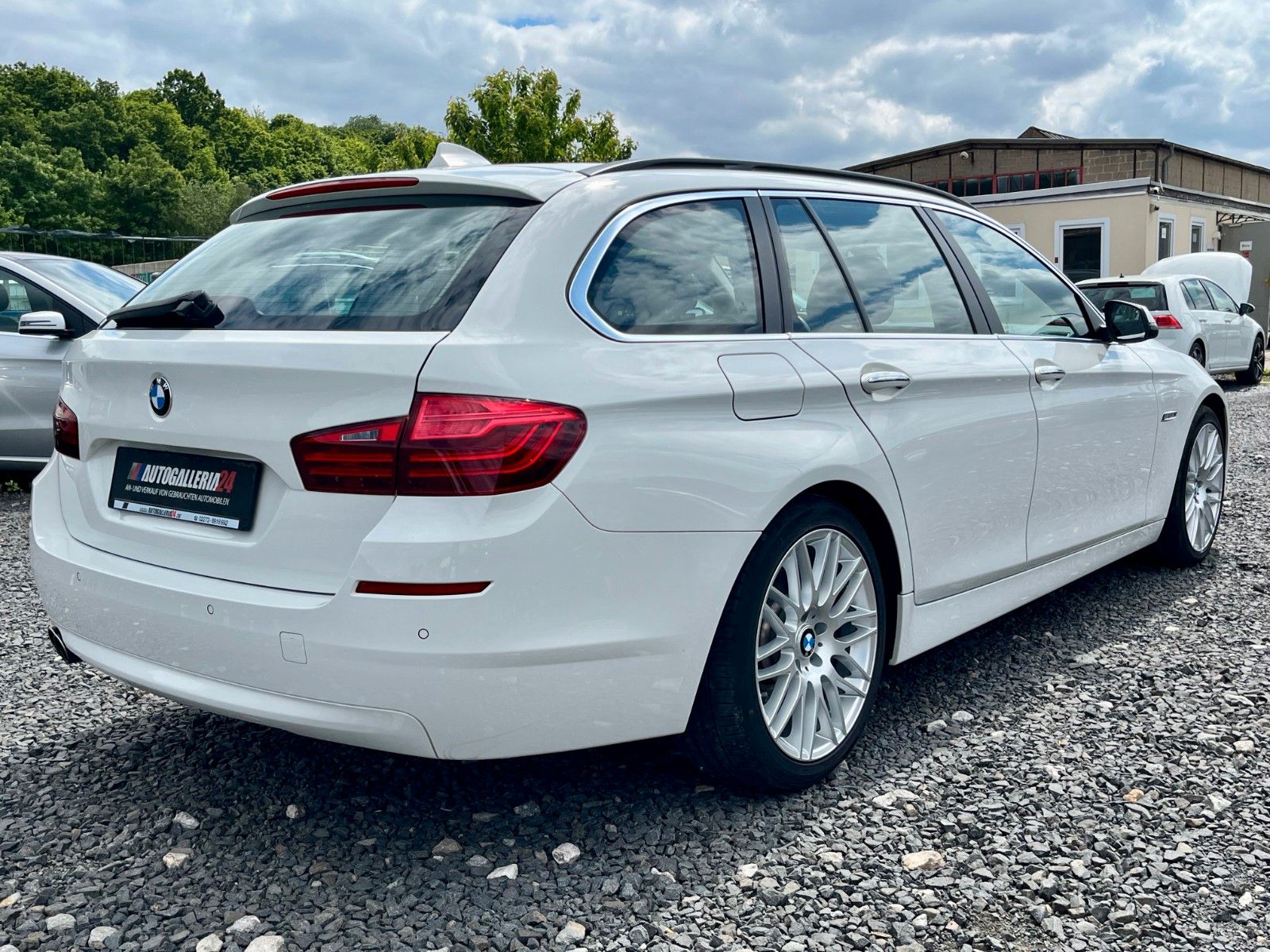 Fahrzeugabbildung BMW 520d Aut. Navi Alarm PDC HiFi Scheckheft SPORTL