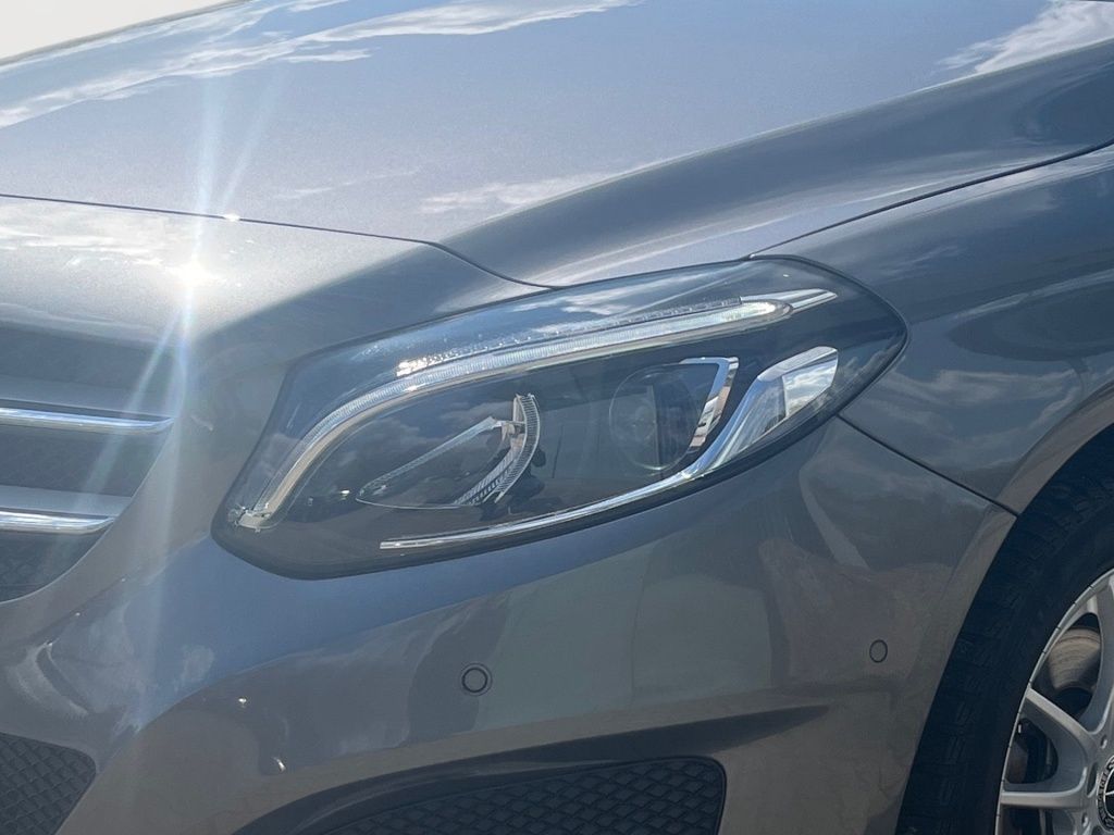 Fahrzeugabbildung Mercedes-Benz B 200 Urban AHK Navi Tempomat LED SHZ CD RDK