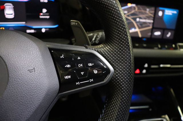 Fahrzeugabbildung Volkswagen Golf VIII Lim. R 4Motion|MATRIX|H/K|DCC|AMBIENTE