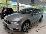 Volkswagen Passat 2,0 TDI DSG Highline  Alltrack  4Motion - Volkswagen Passat Variant mit Diesel-Antrieb: Panorama-Dach