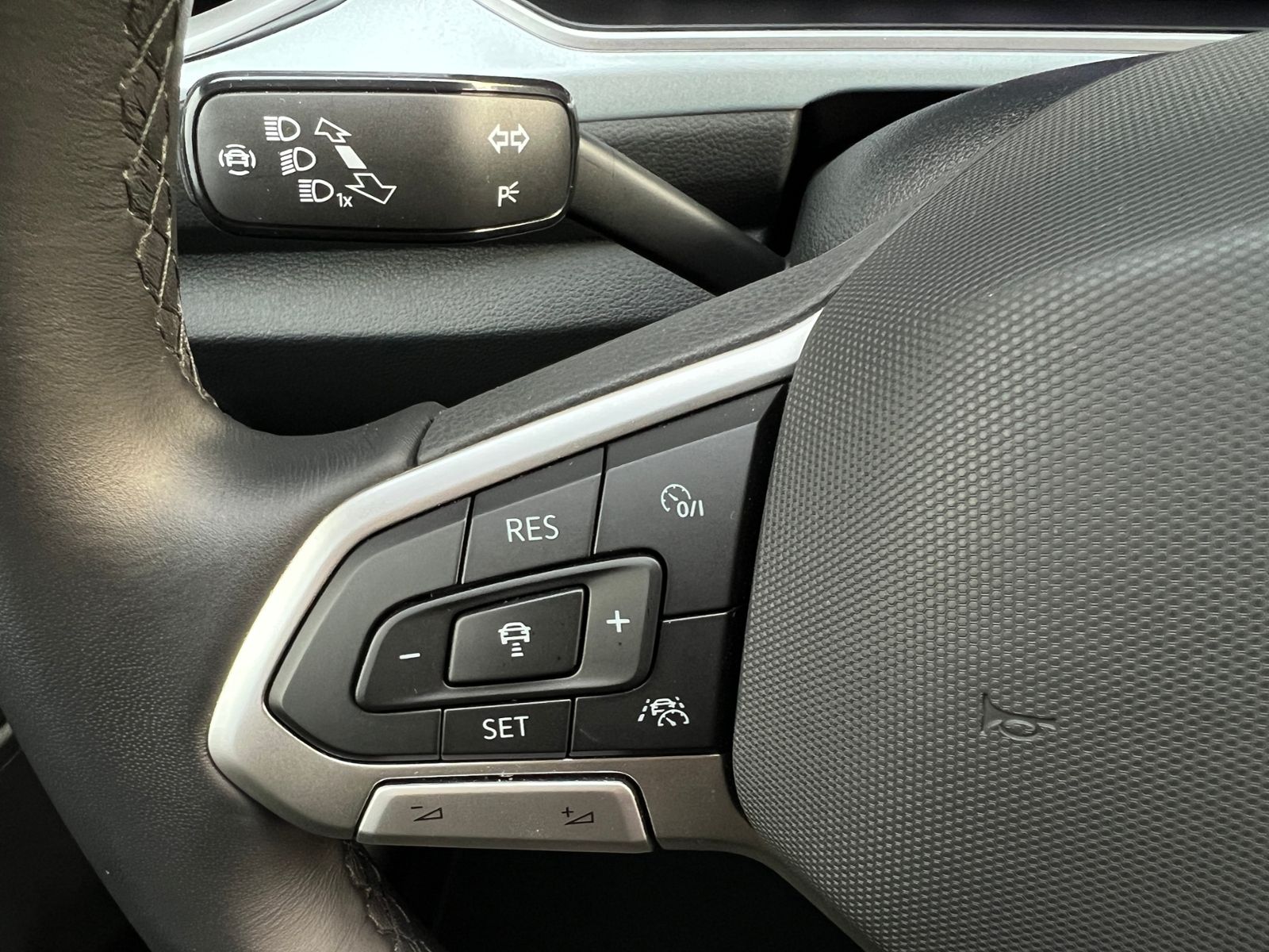 Fahrzeugabbildung Volkswagen T-Roc GOAL 1.0 TSI *Plus-Paket, LED, ACC, Navi,