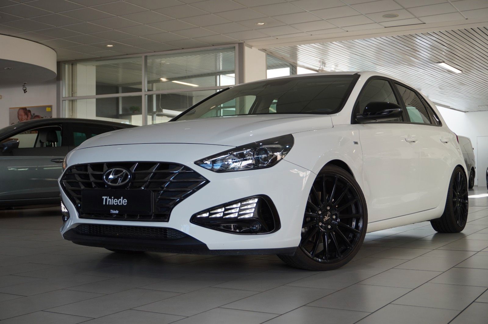 Fahrzeugabbildung Hyundai i30 LIM. 1.5 T-GDI 48V NAVI/LED/SPORT/KAMERA/DAB