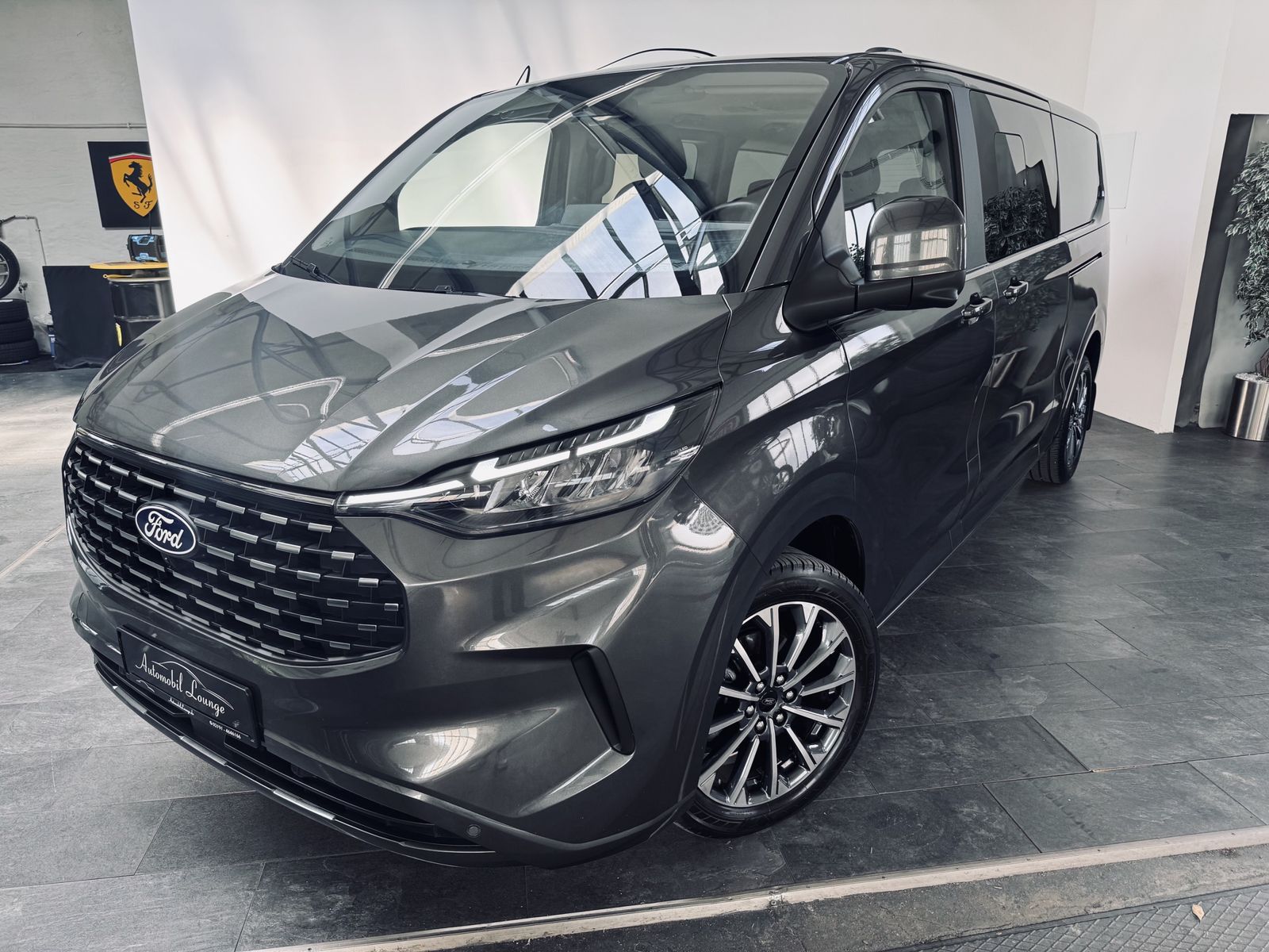Ford Tourneo Custom 320 L2 Tourneo Titanium X / Leder