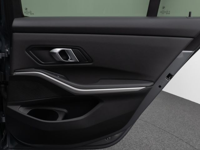 Foto Nummer 32: BMW 320d