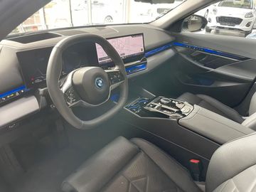 Bild 9 BMW 550 550e xDrive LED Pano Live Cockpit Prof. ACC H&K