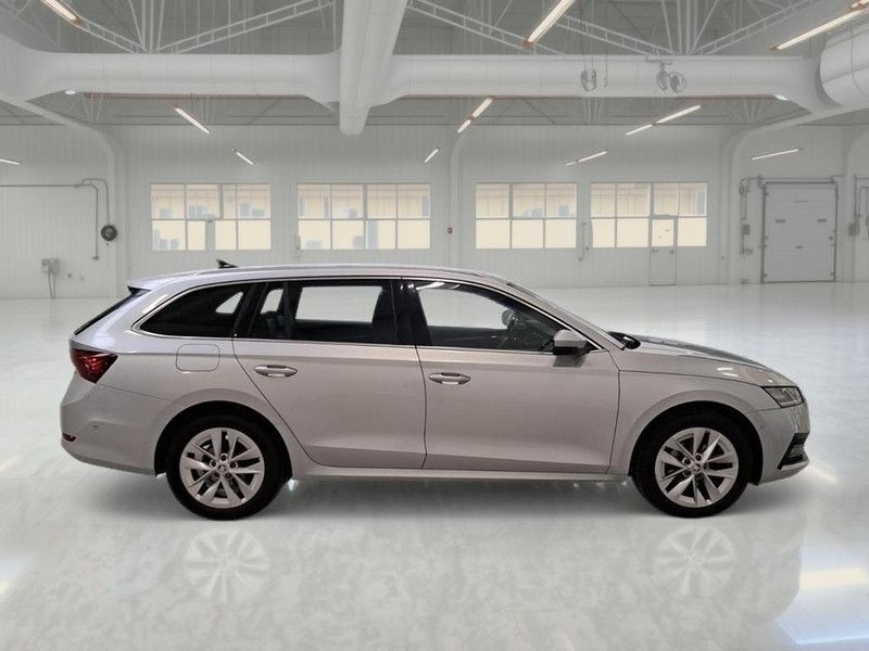 Skoda SKODA OCTAVIA 2.0 TDI EVO 110KW STYLE DSG STATIO imagem 3