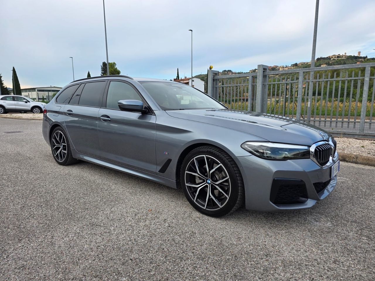 BMW Bmw 520 520d 48V Touring Msport imagem 3