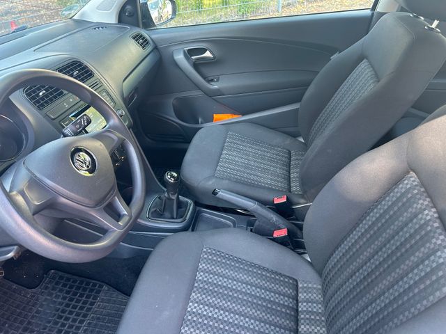Fahrzeugabbildung Volkswagen Polo 1.0 +NaviZB+Servo+Klima