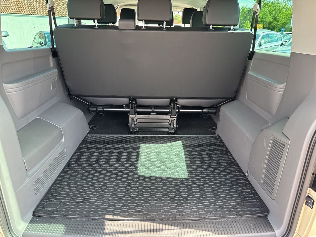 VW T6.1 Caravelle 2.0 TDI Comfortl. DSG LR Taxi 9-S VW T6.1 Caravelle 2.0 TDI Comfortl. DSG LR Taxi 9-S