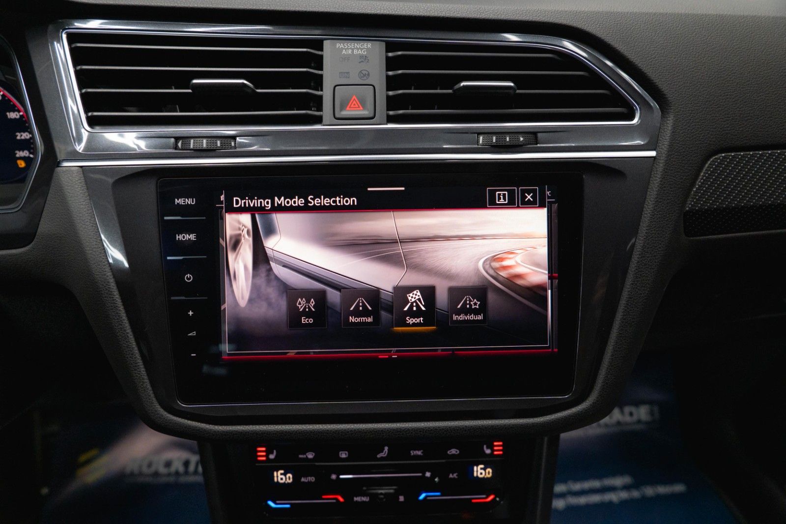 Fahrzeugabbildung Volkswagen Tiguan Allspace R-Line 4Motion HUD | PANO | ACC