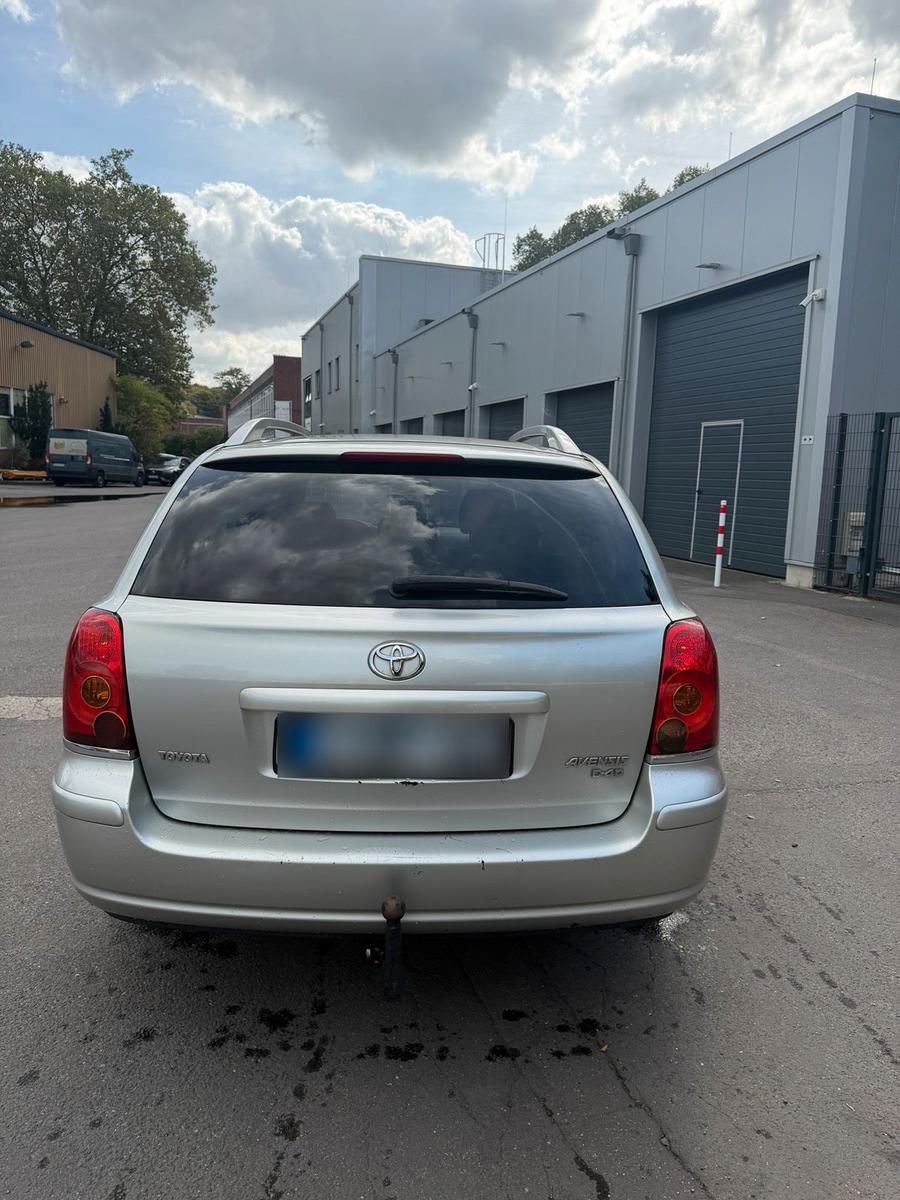 Toyota Avensis 2006 — photo 8