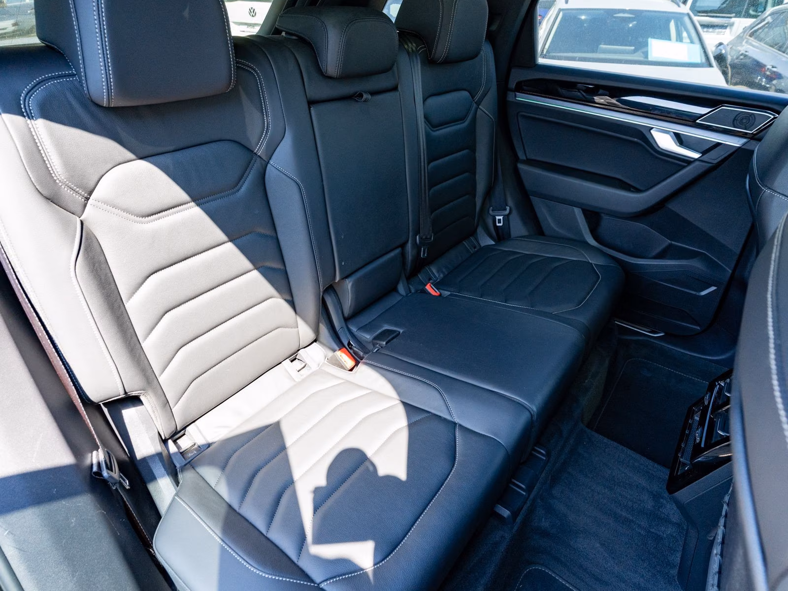 Volkswagen Touareg R-Line 3.0TDI 4M LED 360° PANO Stdhz AHK, миниатюра 8