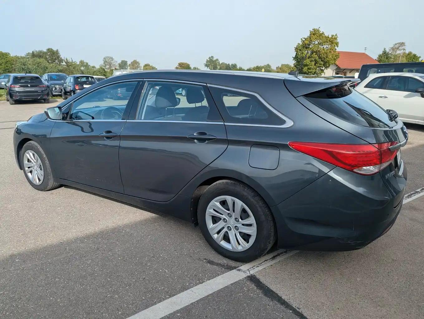 Hyundai i40 2013 — interior
