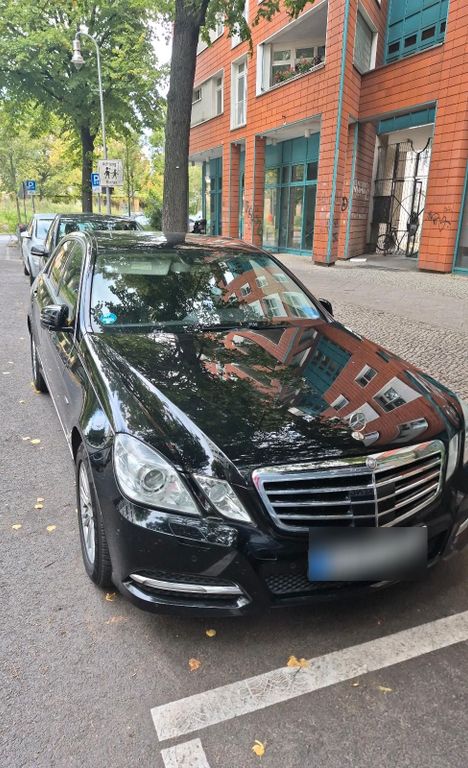 Image of Mercedes-Benz E 220