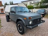 Lada Niva*AHK*4x4*1 Hand*TÜV Neu* - Lada Niva mit Benzin-Antrieb: ABS, Geländewagen