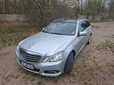 Mercedes-Benz 250 - silberne Mercedes-Benz 250