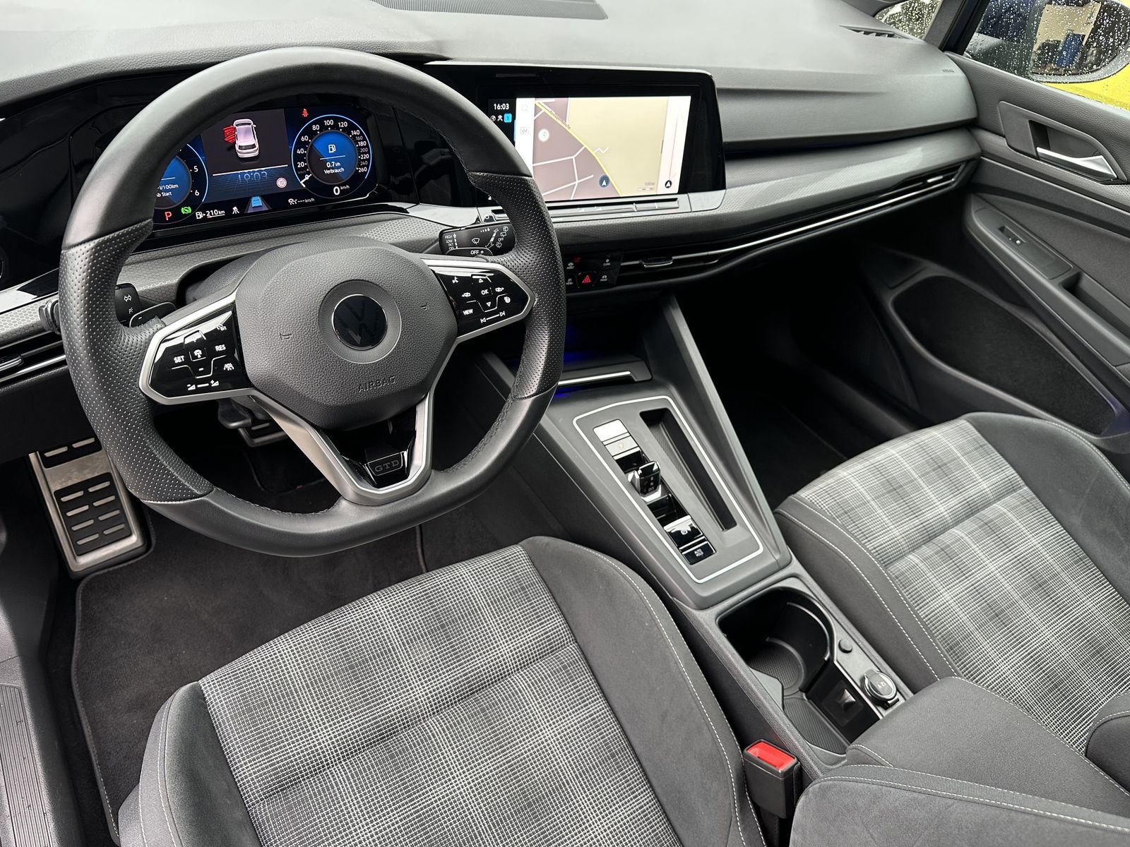 Fahrzeugabbildung Volkswagen Golf GTD NAV+IQ-LIGHT+VCOCKPIT+KAMERA+ACC+18ZOLL