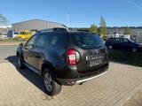 Dacia Duster Laureate 4x2  2. HAND/NAVI/8 FACH BEREIFT - Dacia Duster Gebrauchtwagen in Hamburg