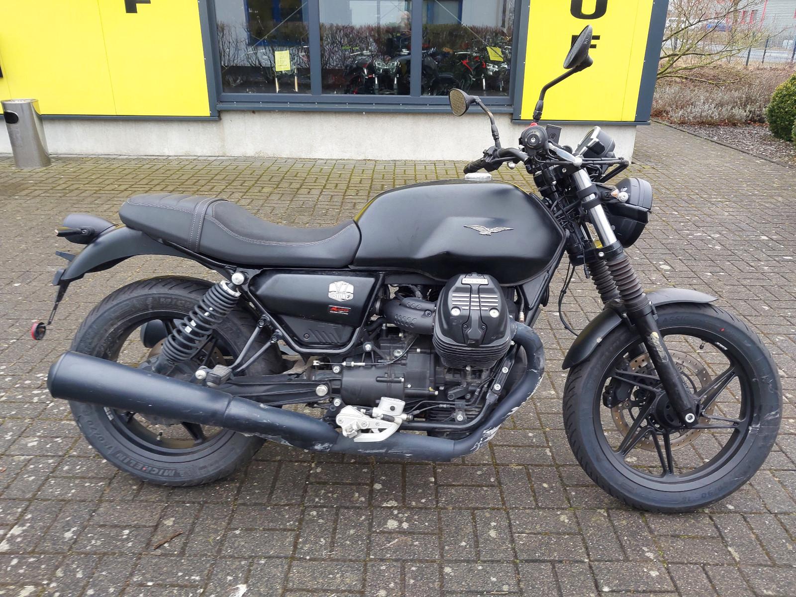 Moto Guzzi V7 Stone