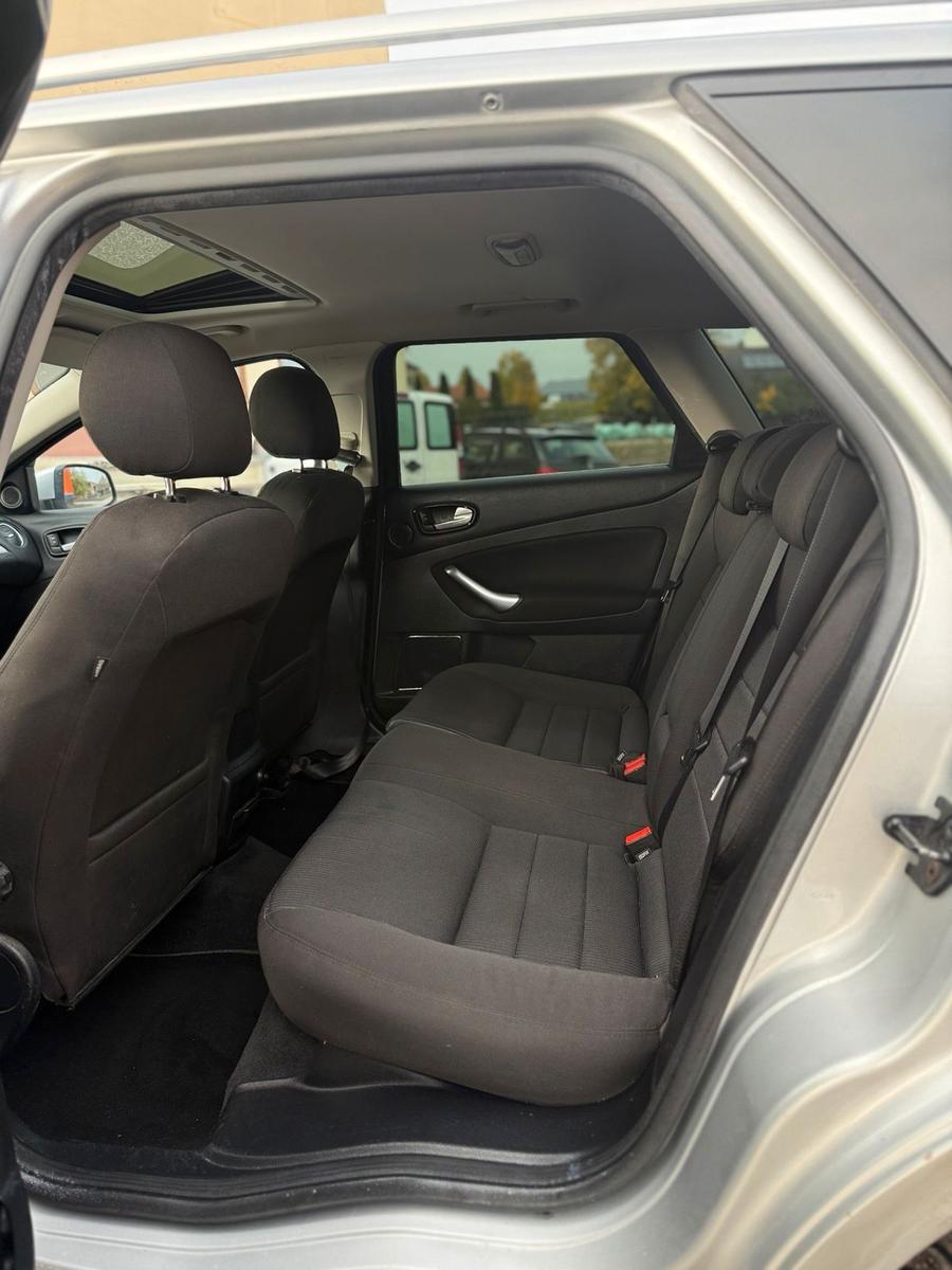 Ford Mondeo 2009 — photo 12