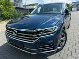Volkswagen Touareg 3.0TDI 4M R-LINE NAVI*LEDER*MATRIX*VIRTU - VW Touareg Gebrauchtwagen in Stuttgart