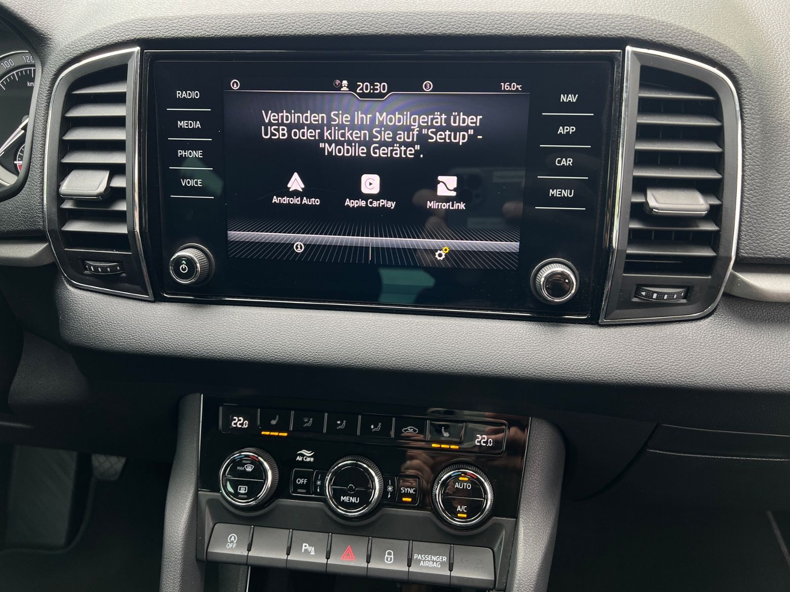 Fahrzeugabbildung SKODA Karoq Ambition 1.5 TSI *AHK, SmartLink, Kamera,
