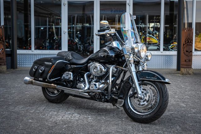 Fahrzeugabbildung Harley-Davidson FLHRC ROAD KING CLASSIC - CUSTOM PIPES