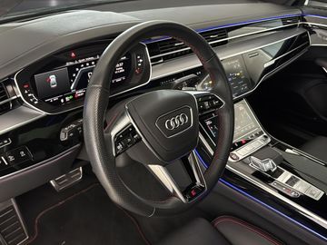 Audi S8 - 12