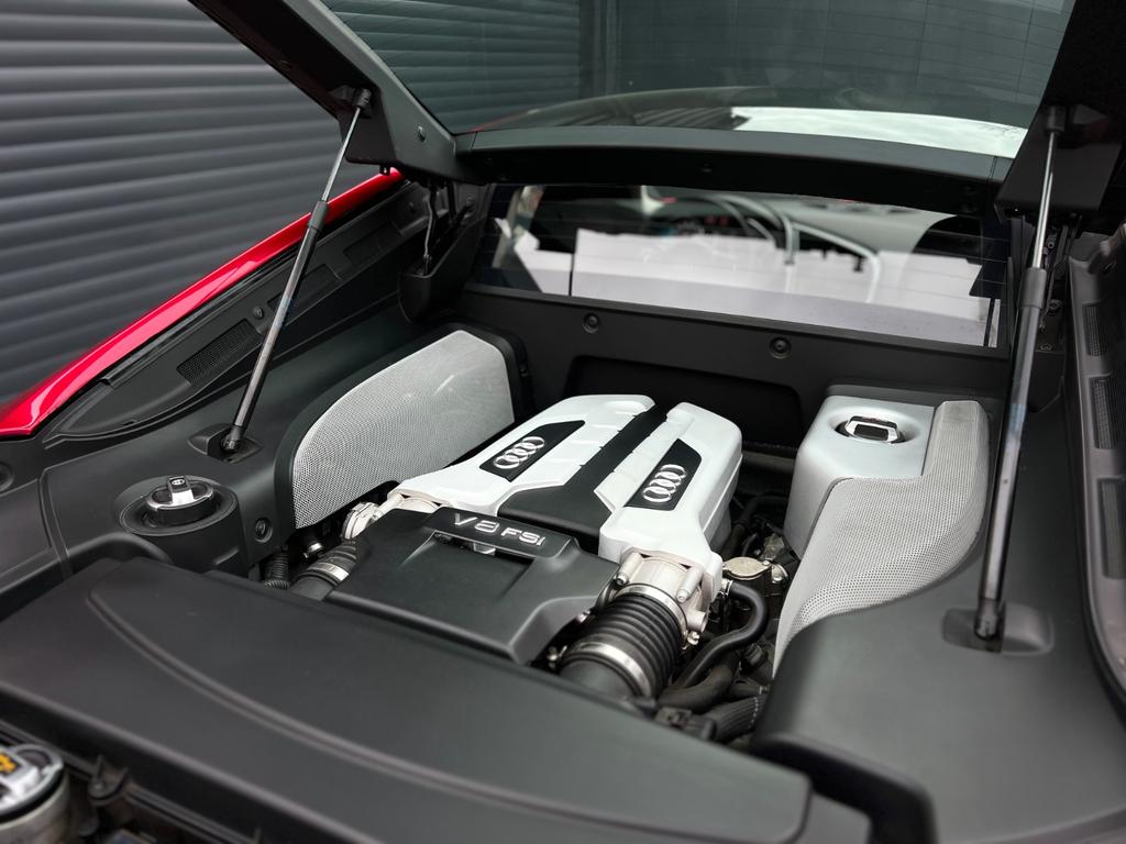 Audi R8