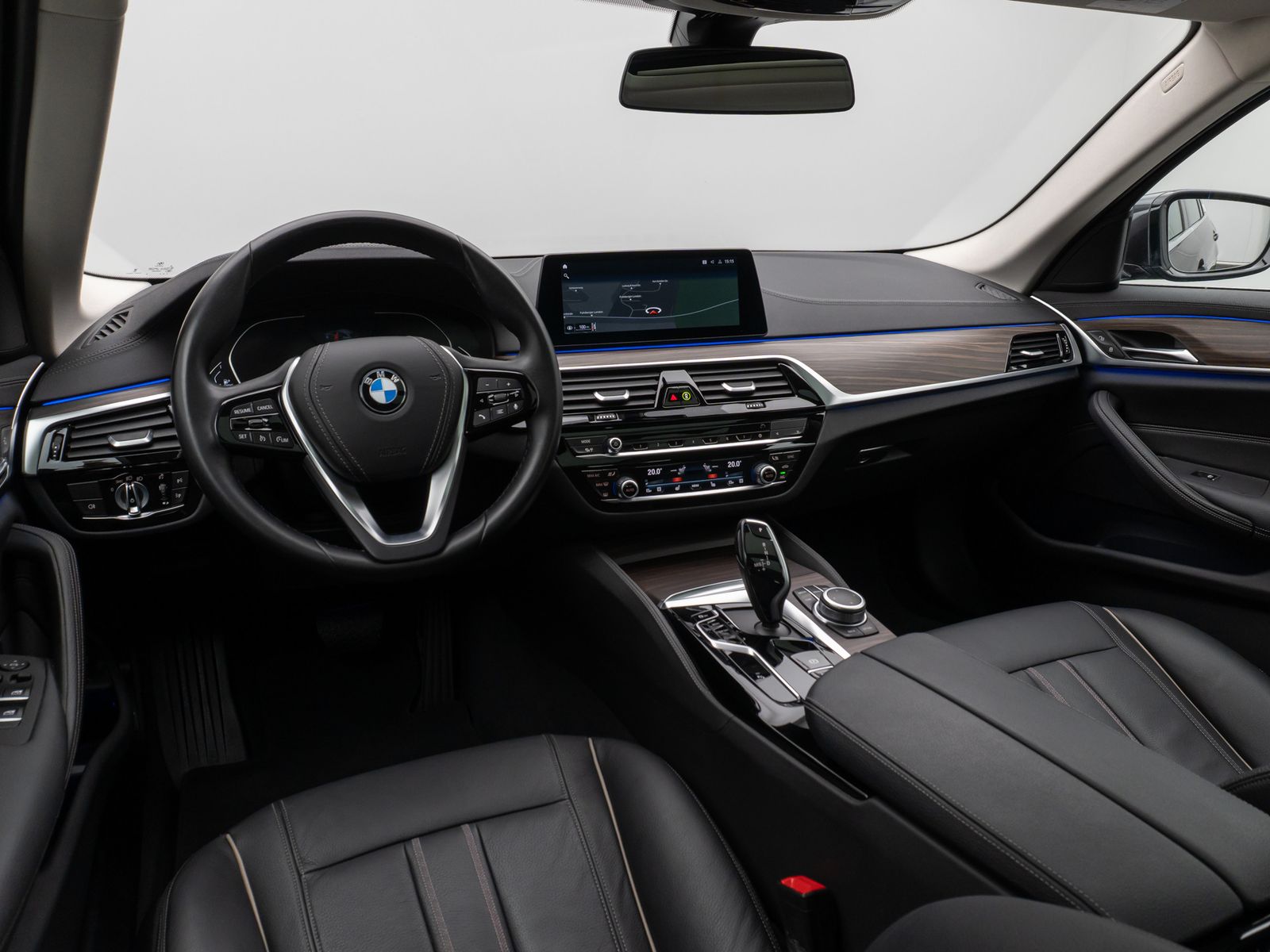 Fahrzeugabbildung BMW 530d Luxury Line Panorama Kamera DAB HiFi Alarm