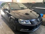 Volkswagen Passat Limousine Highline BlueMotion AUTOMATIK - Volkswagen Passat aus 2011: Highline