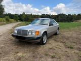 Mercedes-Benz Mercedes 230CE  H Zulassung TÜV Neu Sehr G... - Mercedes-Benz 230 Gebrauchtwagen in Hamburg