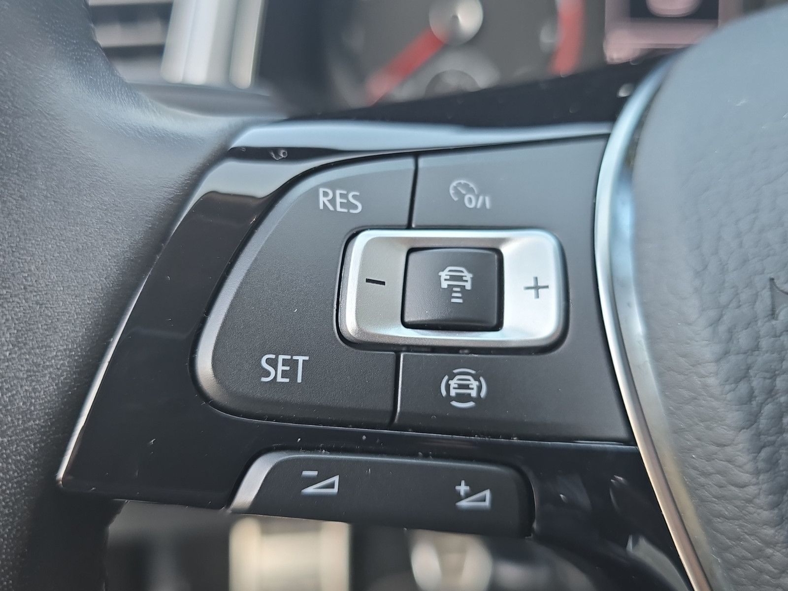 Fahrzeugabbildung Volkswagen T-Roc Active+NAVI+TEMPOMAT+KAMERA+PDC