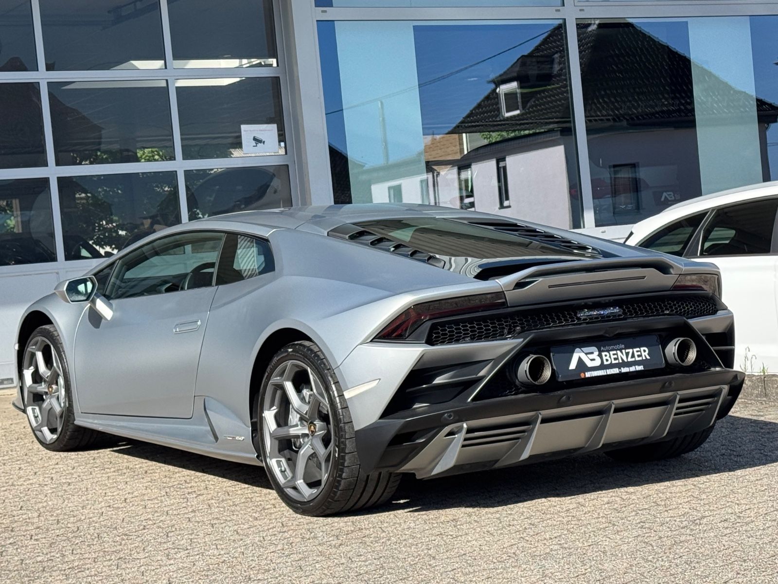 Fahrzeugabbildung Lamborghini Huracán EVO V10 /LIFT/SENSONUM/KAMERA/ACC