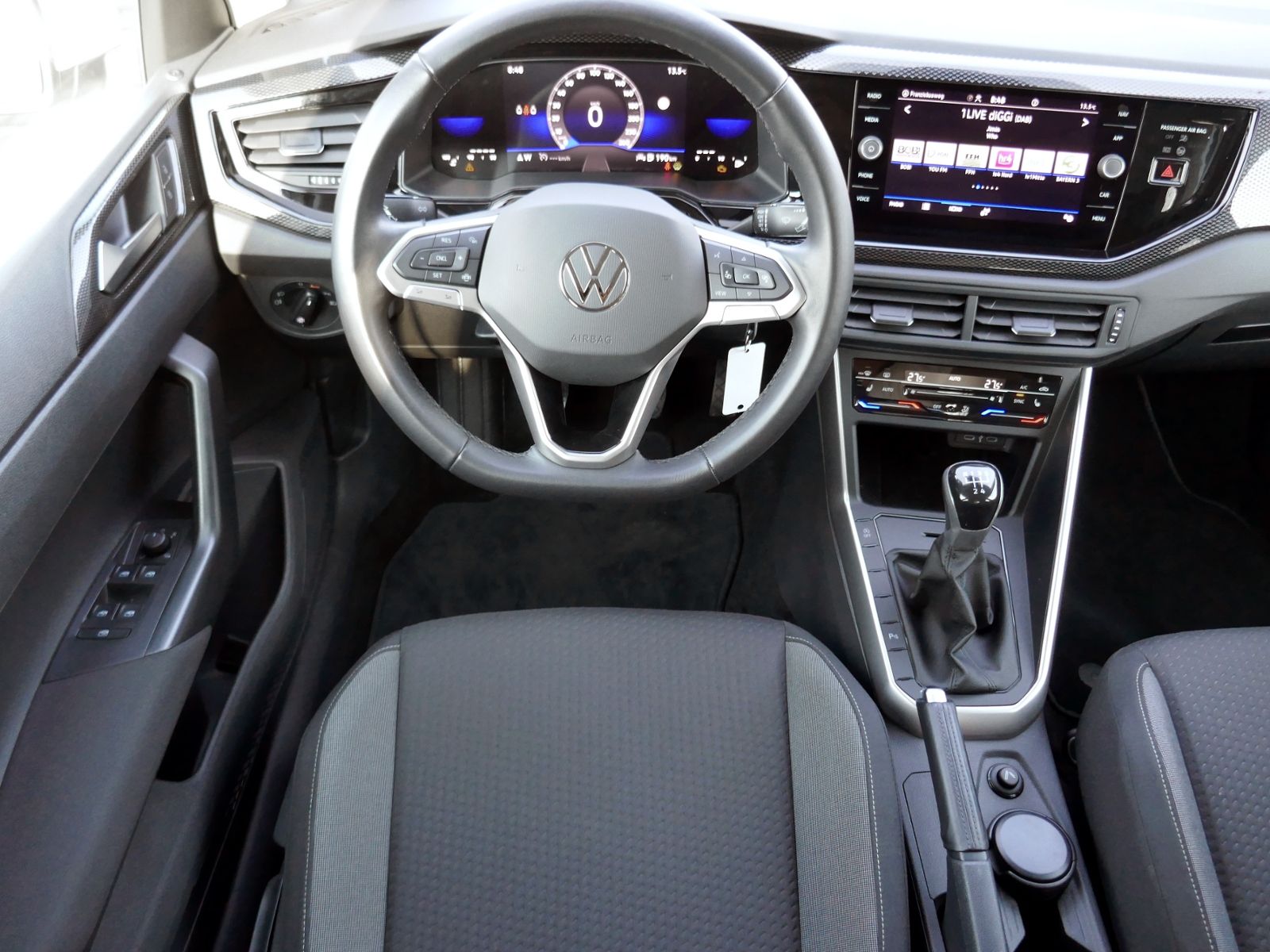 Fahrzeugabbildung Volkswagen Polo Life 1.0 MPI | LED RFK GRA Navi